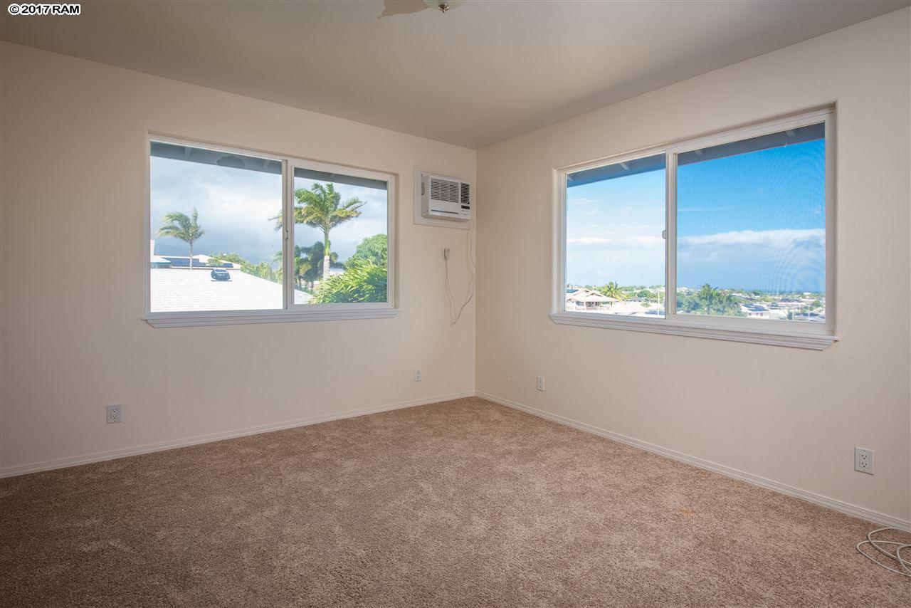 271  Kuualoha St , Kahului home - photo 6 of 30