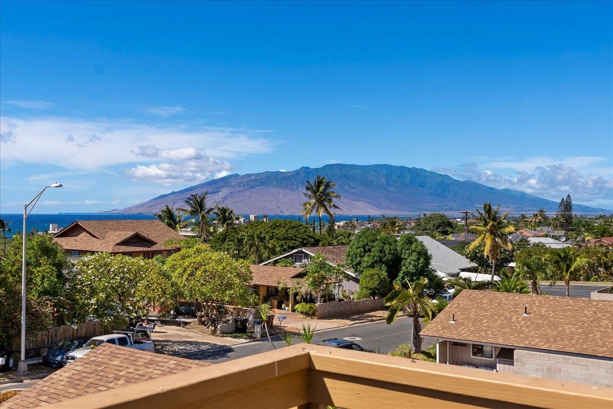 2715  Kauhale St Keonekai, Kihei home - photo 3 of 45