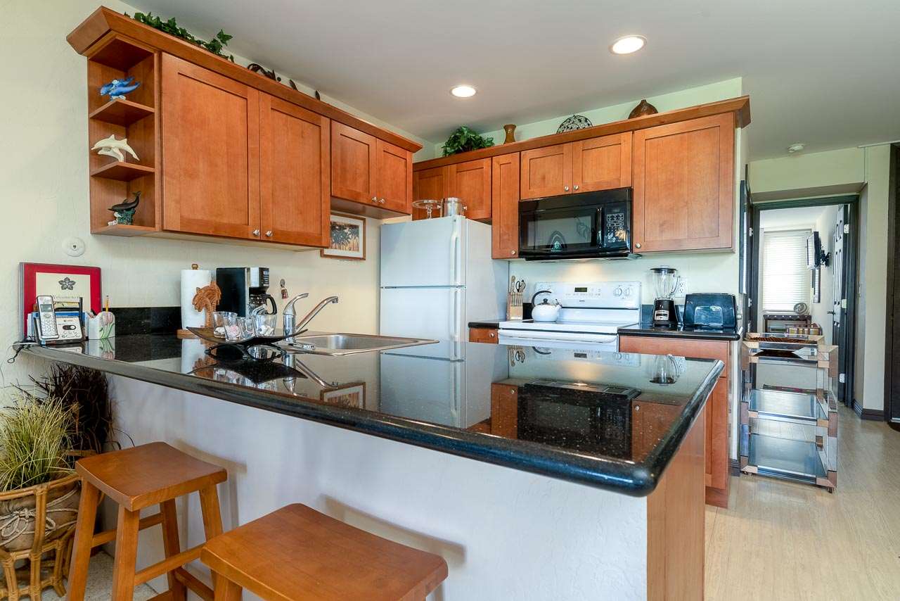 Hale Kamaole condo # 1-121, Kihei, Hawaii - photo 5 of 22