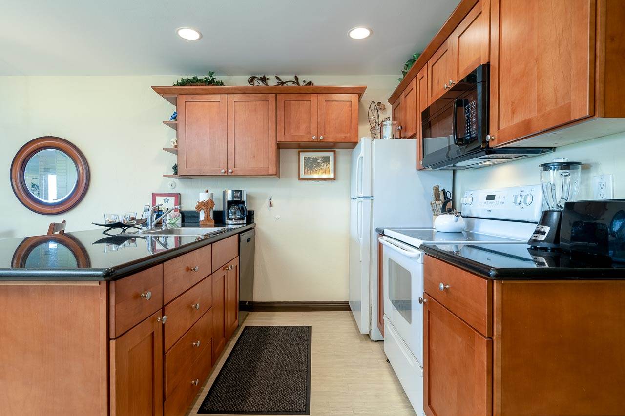 Hale Kamaole condo # 1-121, Kihei, Hawaii - photo 8 of 22