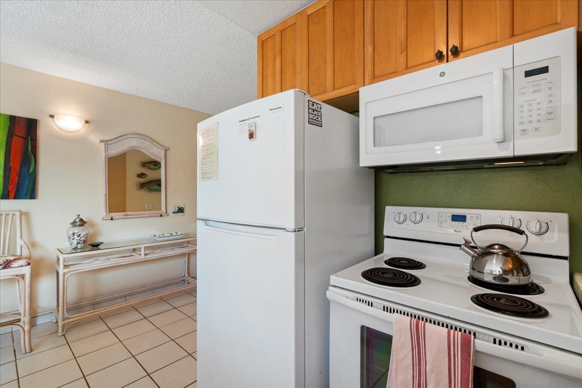 Hale Kamaole condo # 244, Kihei, Hawaii - photo 14 of 41