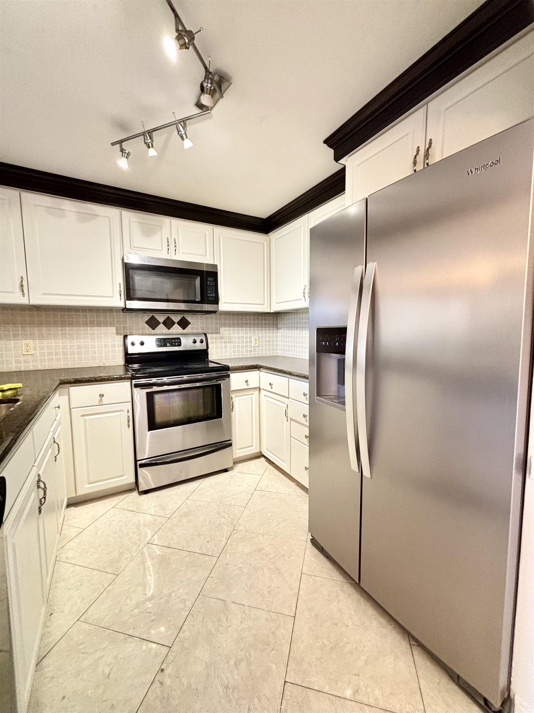 Kihei Shores condo # B-306, Kihei, Hawaii - photo 3 of 19