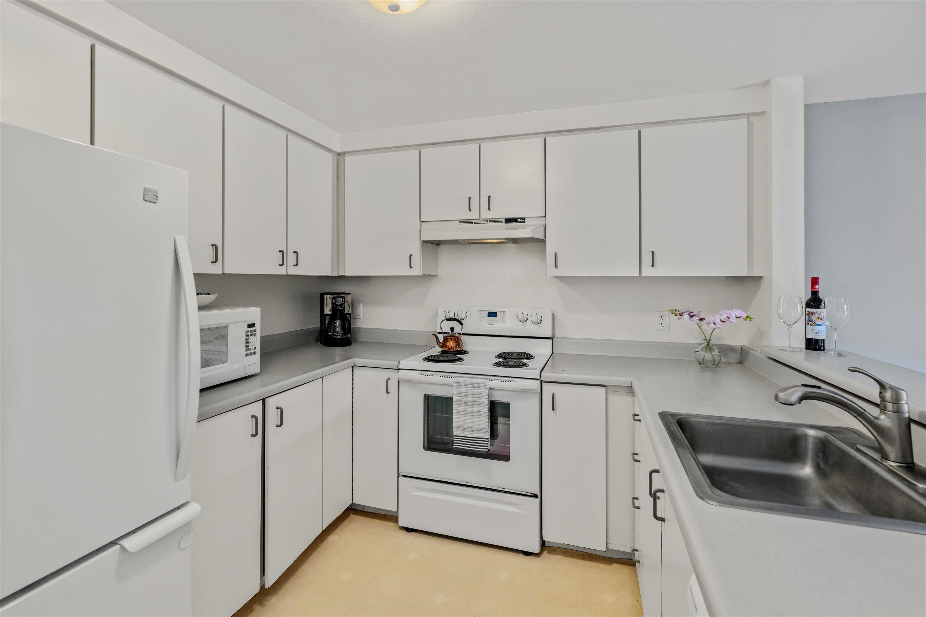 Kihei Shores condo # E308, Kihei, Hawaii - photo 6 of 37