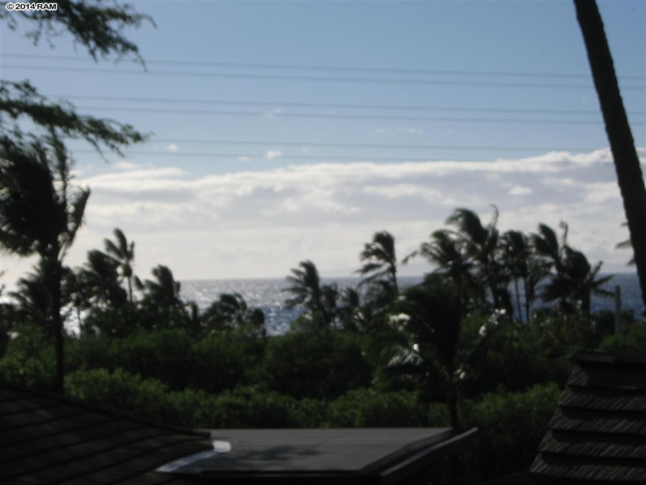 International Colony Club I condo # 26, Lahaina, Hawaii - photo 4 of 9