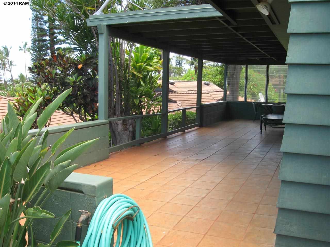 International Colony Club I condo # 26, Lahaina, Hawaii - photo 5 of 9