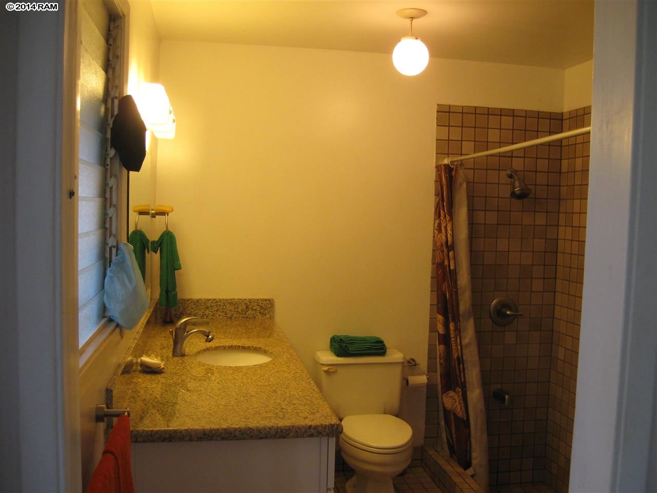 International Colony Club I condo # 26, Lahaina, Hawaii - photo 8 of 9