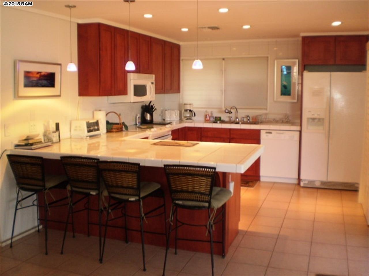 International Colony Club I condo # 1, Lahaina, Hawaii - photo 2 of 12