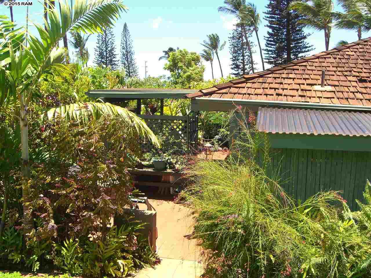 International Colony Club I condo # 1, Lahaina, Hawaii - photo 8 of 12