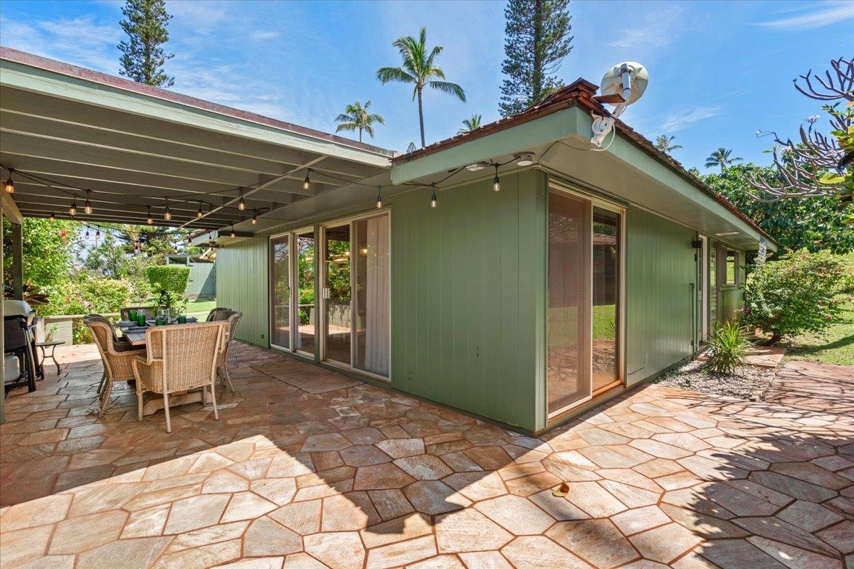 International Colony Club I condo # 11, Lahaina, Hawaii - photo 22 of 37