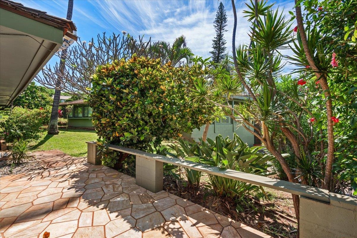 International Colony Club I condo # 11, Lahaina, Hawaii - photo 23 of 37