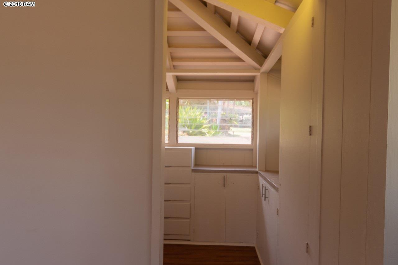 International Colony Club I condo # 17, Lahaina, Hawaii - photo 6 of 21