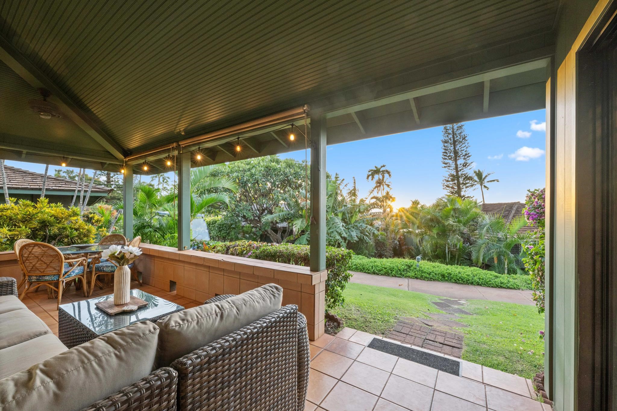 International Colony Club I condo # 2, Lahaina, Hawaii - photo 29 of 40