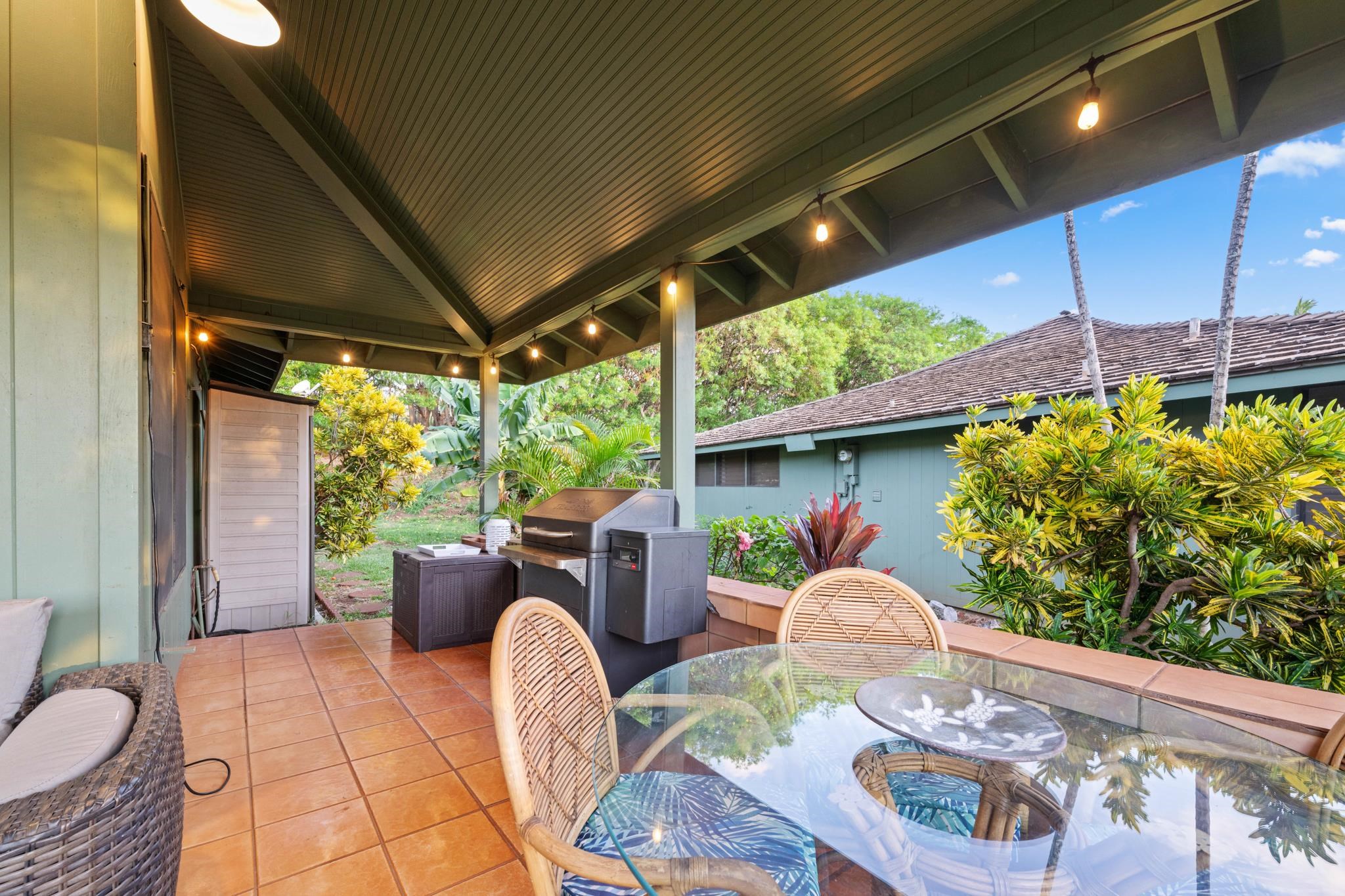 International Colony Club I condo # 2, Lahaina, Hawaii - photo 31 of 40