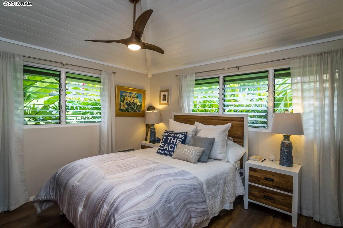 International Colony Club I condo # 22, Lahaina, Hawaii - photo 20 of 27