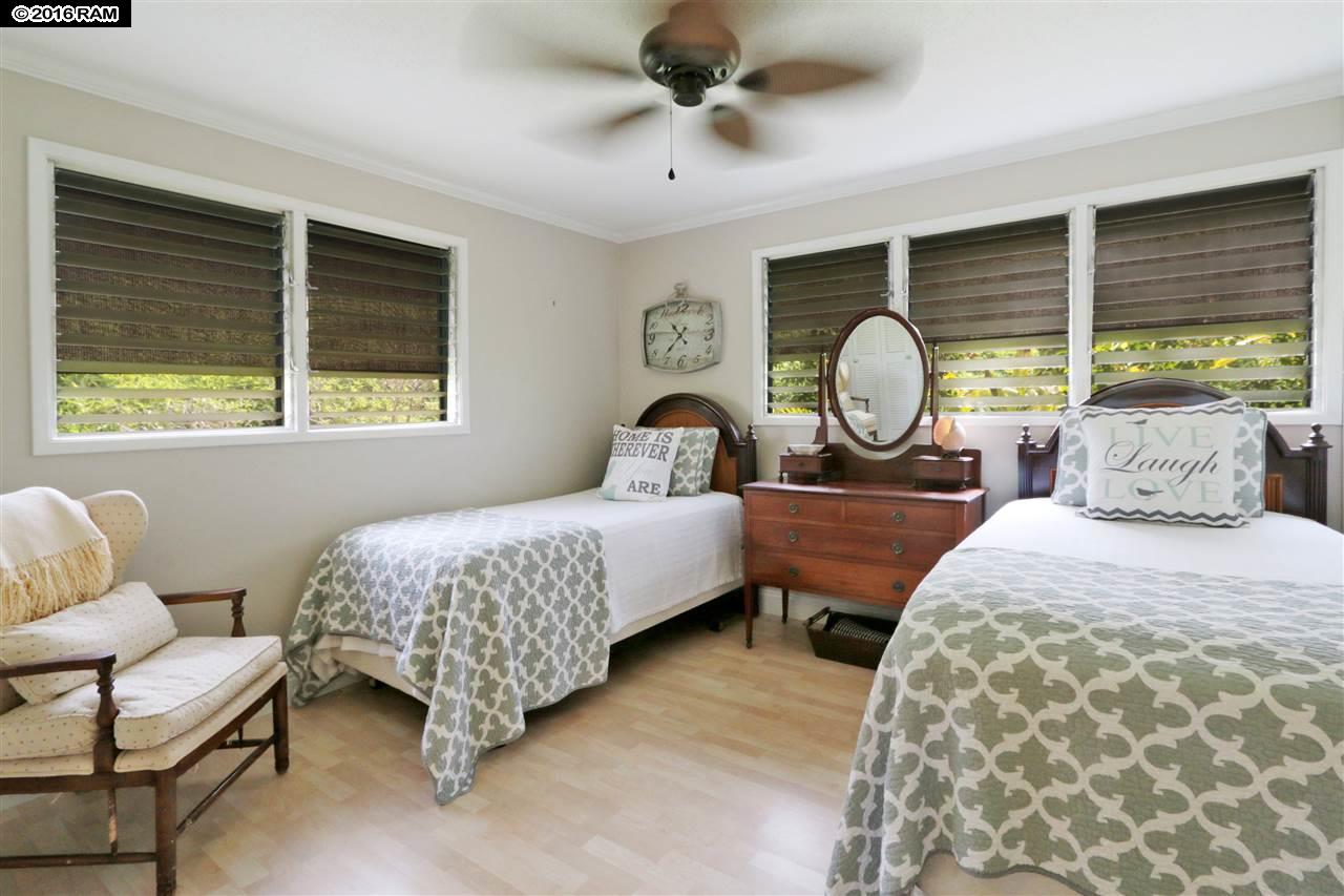 International Colony Club I condo # 29, Lahaina, Hawaii - photo 17 of 30