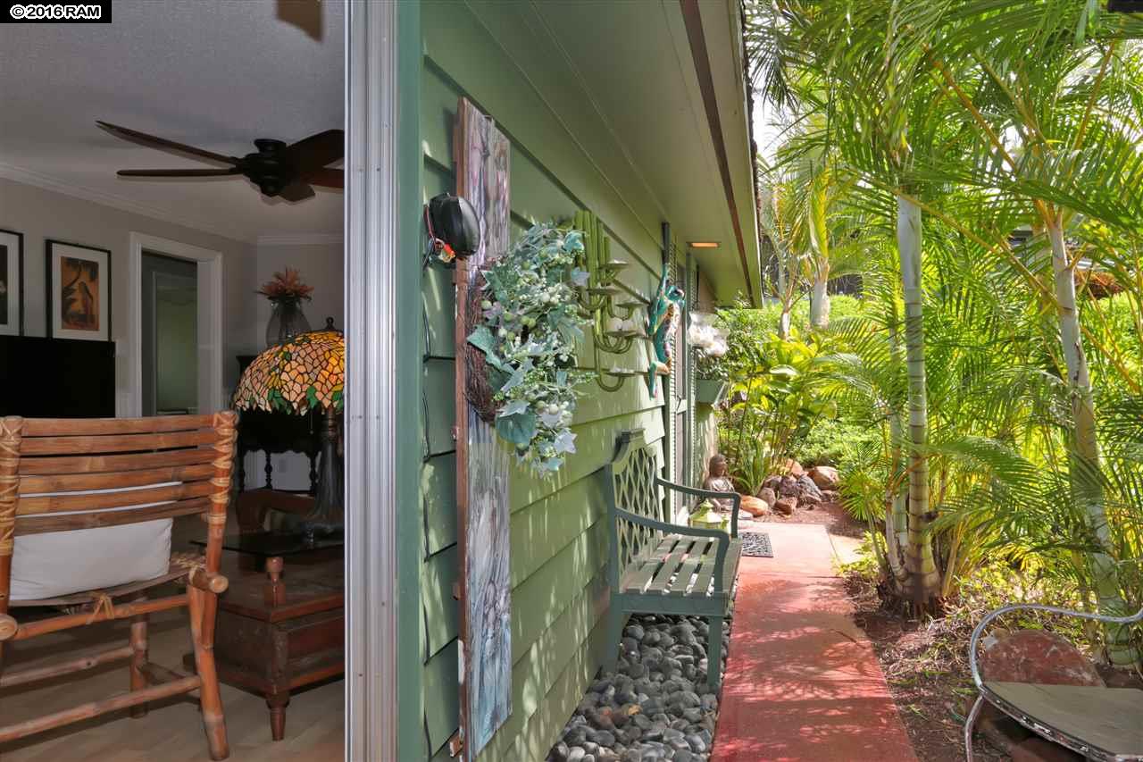 International Colony Club I condo # 29, Lahaina, Hawaii - photo 24 of 30