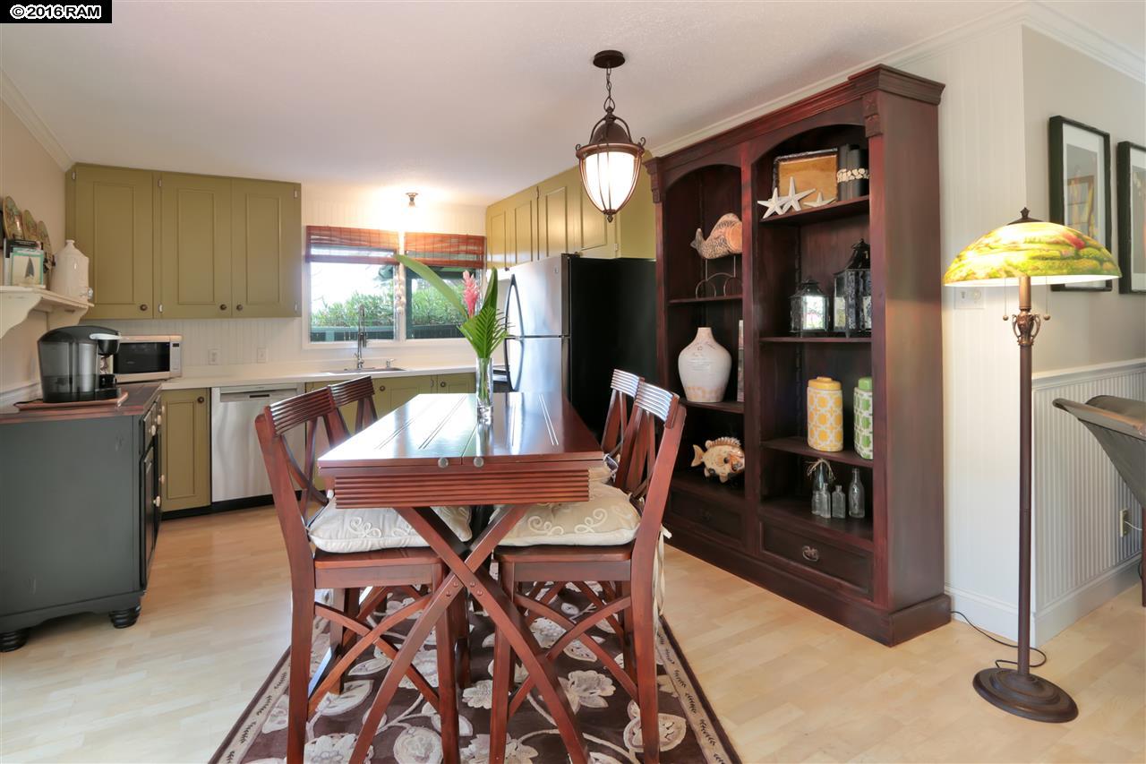 International Colony Club I condo # 29, Lahaina, Hawaii - photo 5 of 30