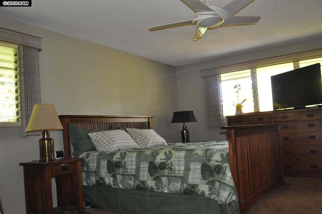 International Colony Club I condo # 31, Lahaina, Hawaii - photo 20 of 25