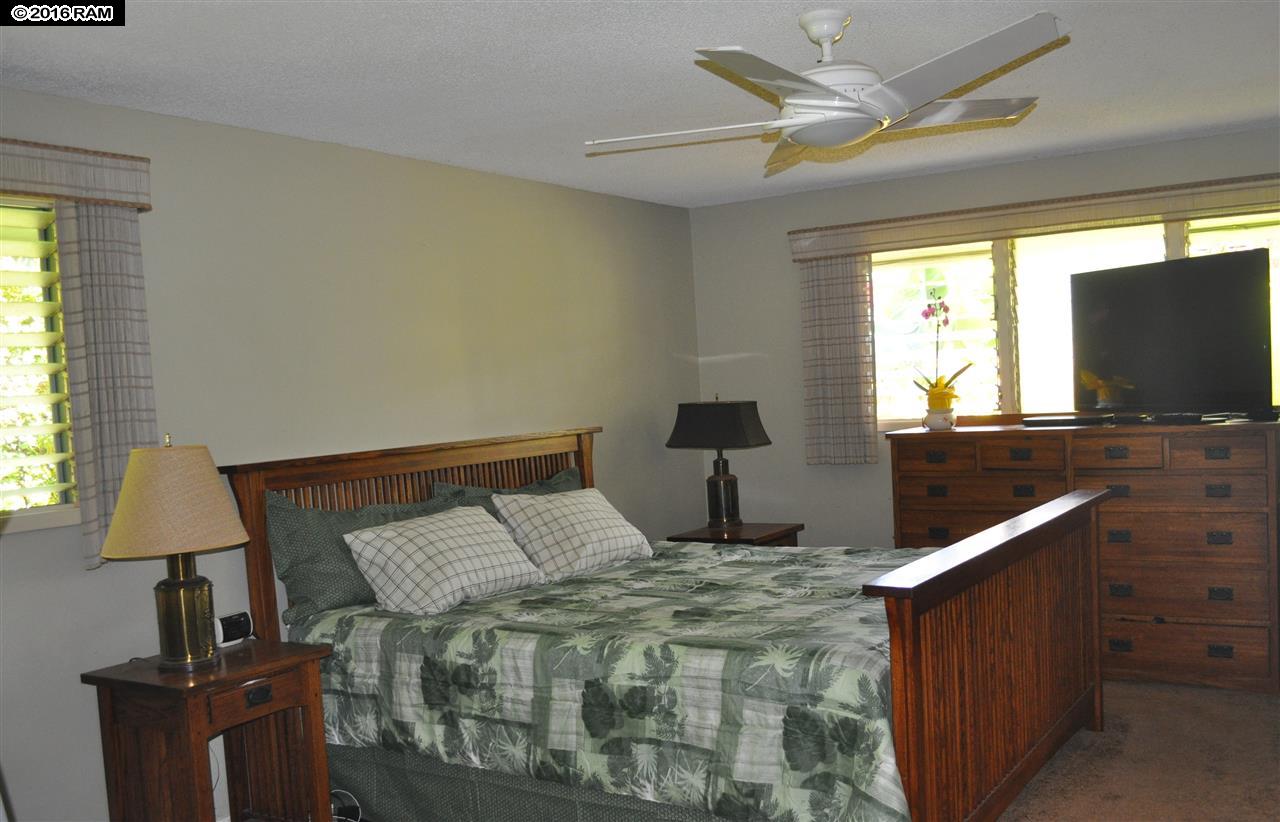 International Colony Club I condo # 31, Lahaina, Hawaii - photo 21 of 25