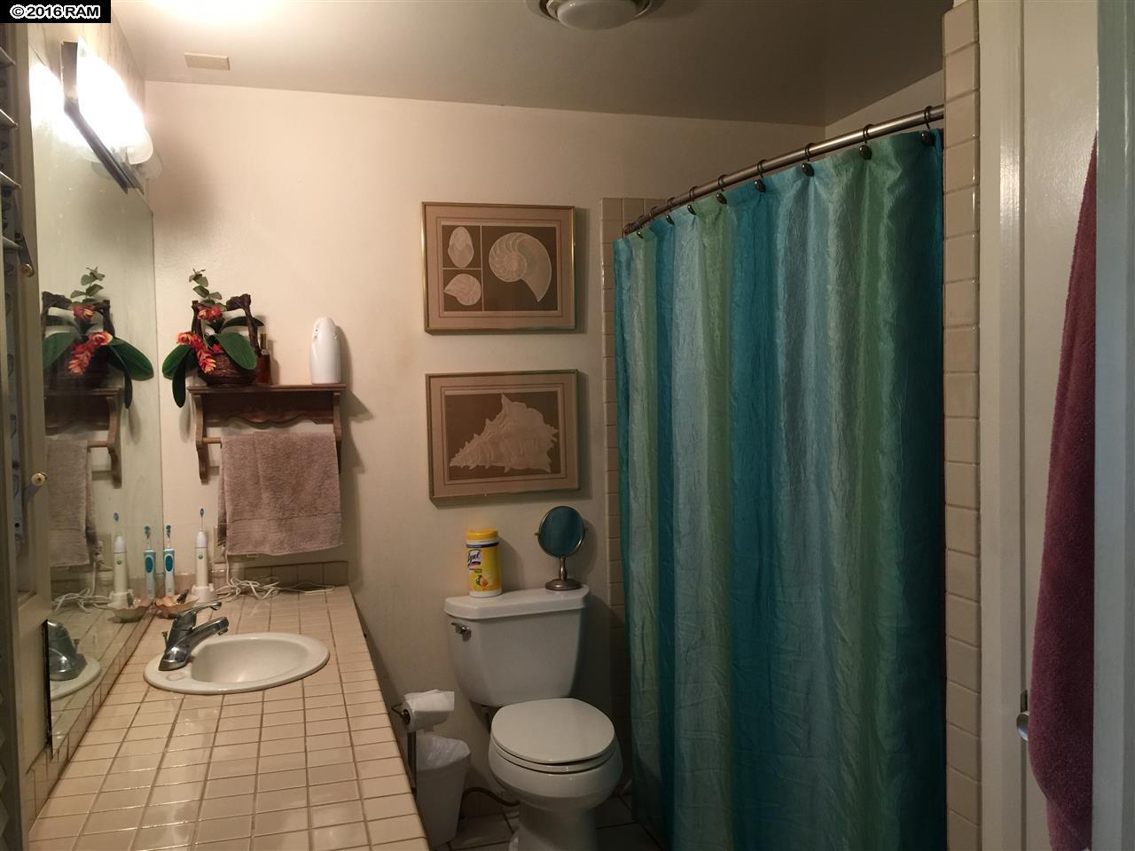 International Colony Club I condo # 31, Lahaina, Hawaii - photo 22 of 25