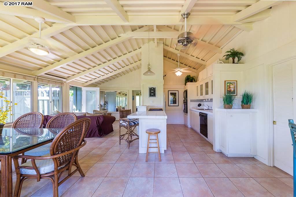 International Colony Club I condo # 34, Lahaina, Hawaii - photo 2 of 27