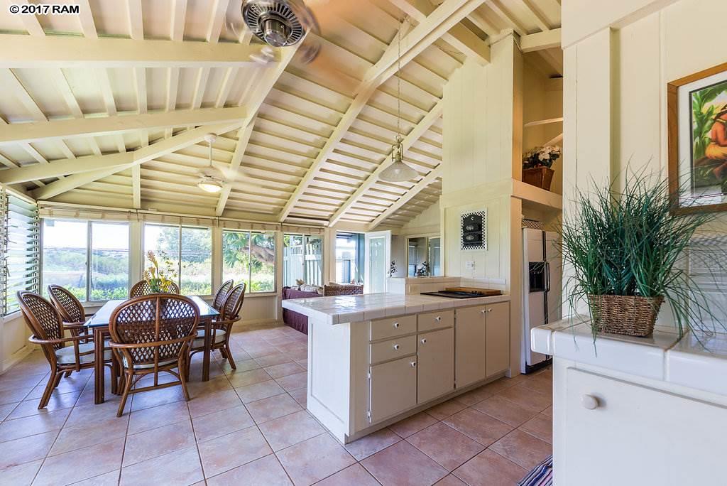 International Colony Club I condo # 34, Lahaina, Hawaii - photo 11 of 27