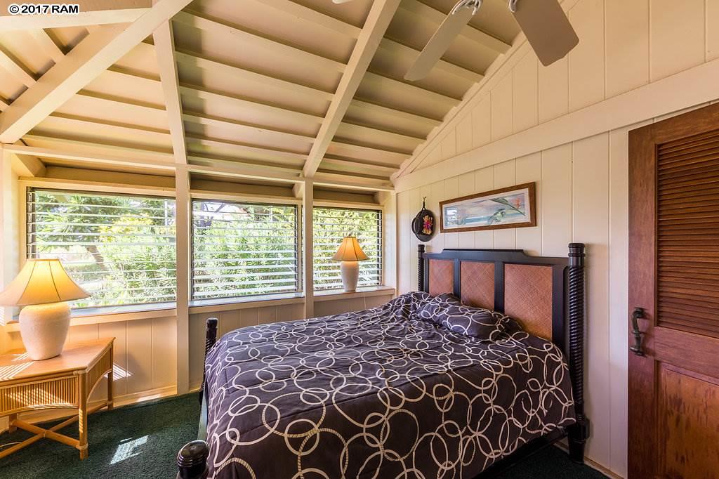 International Colony Club I condo # 34, Lahaina, Hawaii - photo 17 of 27