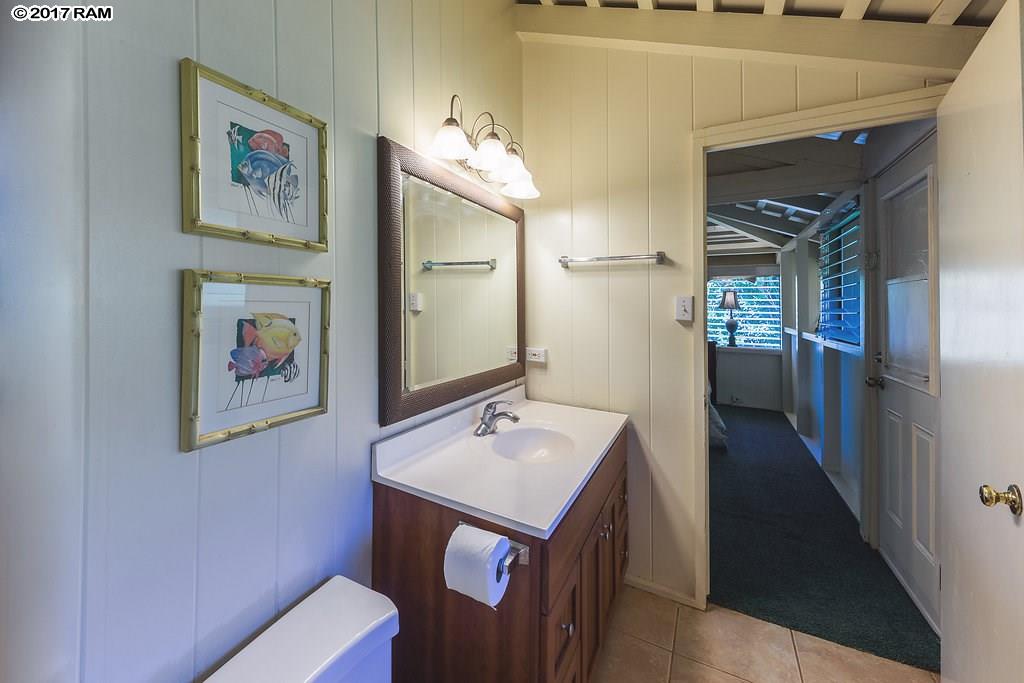 International Colony Club I condo # 34, Lahaina, Hawaii - photo 20 of 27