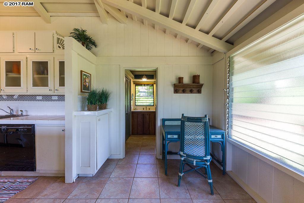 International Colony Club I condo # 34, Lahaina, Hawaii - photo 4 of 27