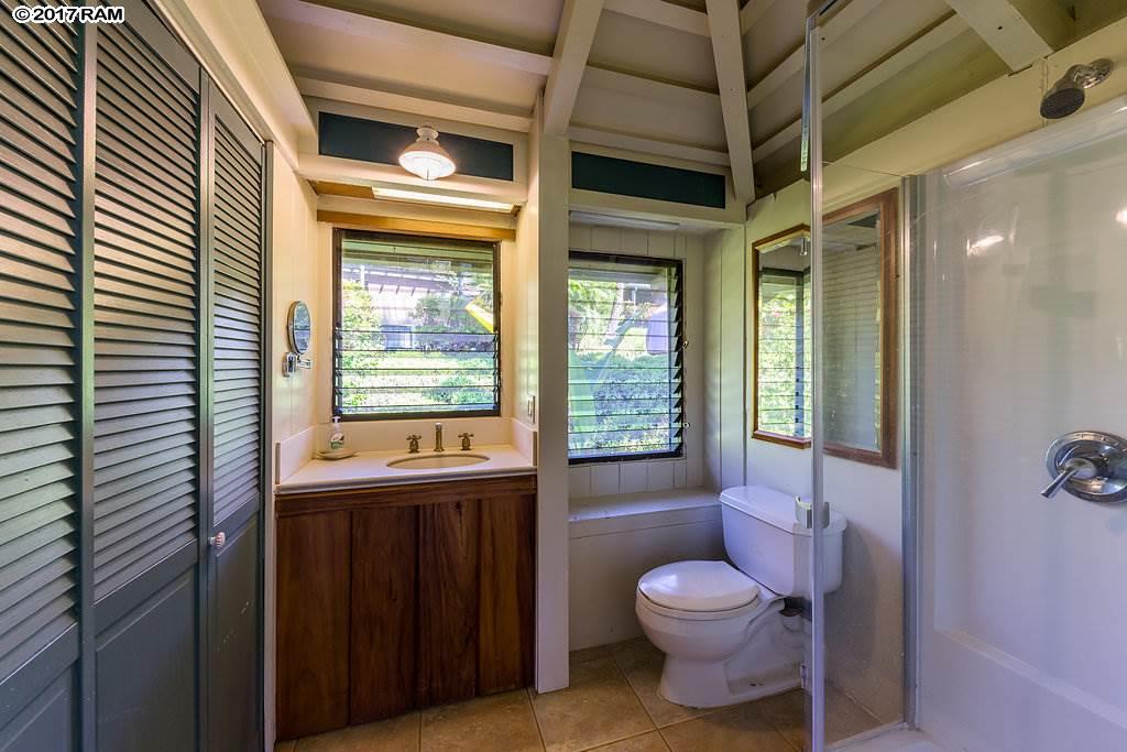 International Colony Club I condo # 34, Lahaina, Hawaii - photo 5 of 27