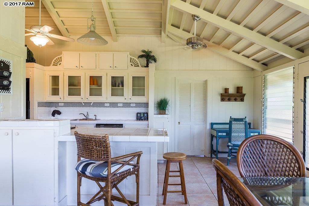 International Colony Club I condo # 34, Lahaina, Hawaii - photo 6 of 27