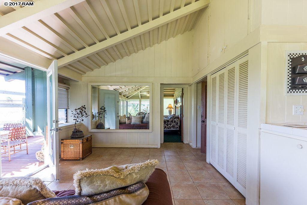 International Colony Club I condo # 34, Lahaina, Hawaii - photo 10 of 27