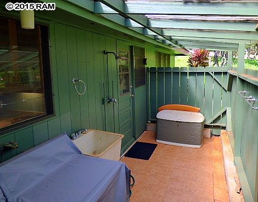 International Colony Club I condo # 7, Lahaina, Hawaii - photo 12 of 23