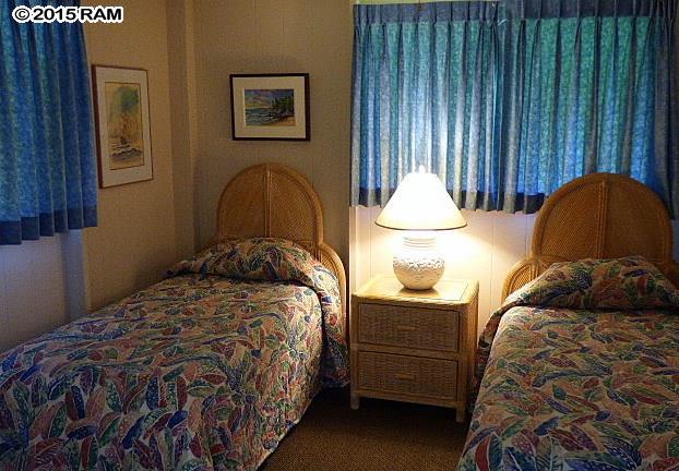 International Colony Club I condo # 7, Lahaina, Hawaii - photo 15 of 23