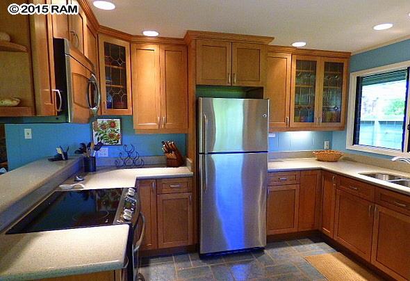 International Colony Club I condo # 7, Lahaina, Hawaii - photo 8 of 23