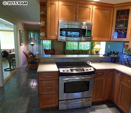 International Colony Club I condo # 7, Lahaina, Hawaii - photo 9 of 23