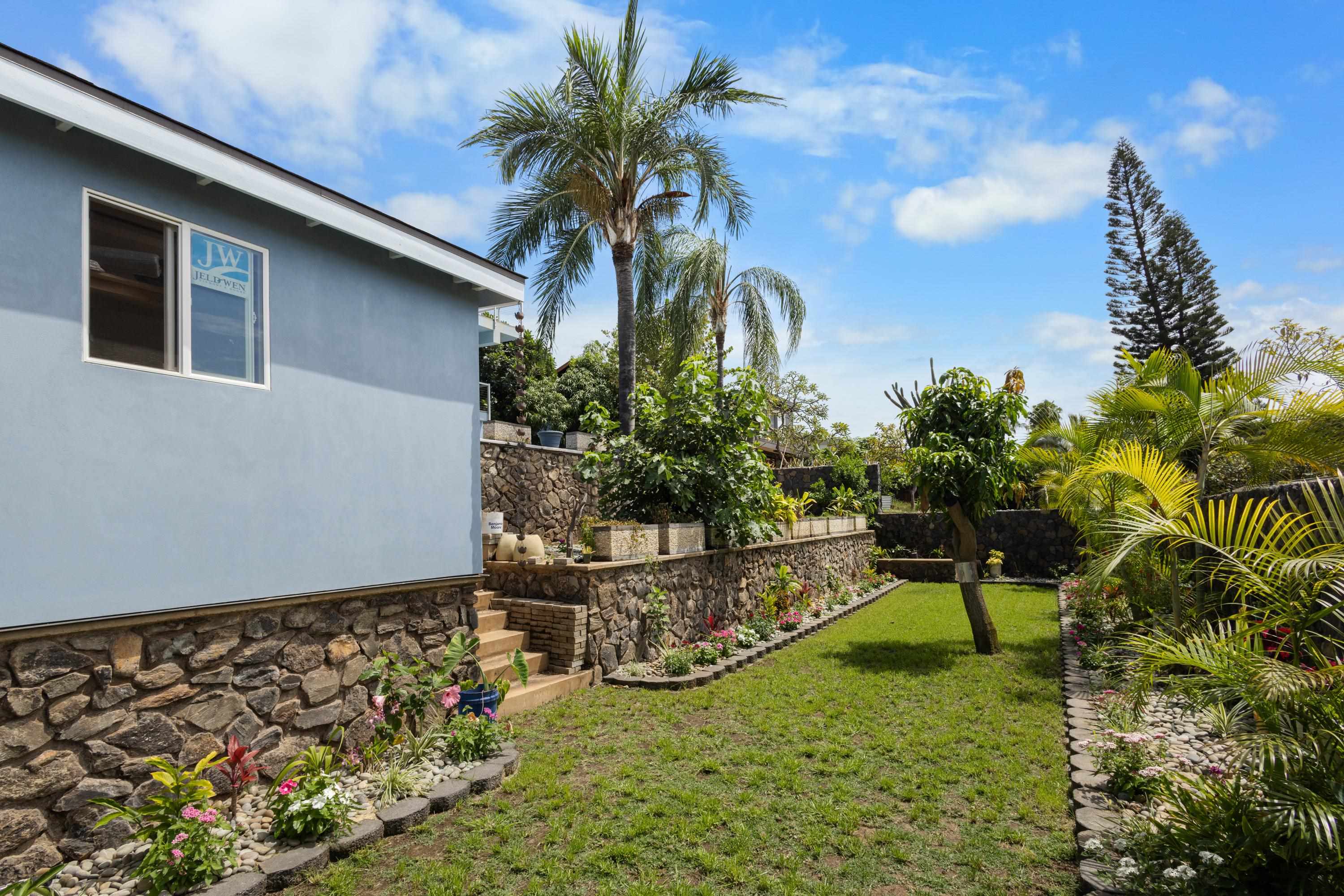 2760  Puu Hoolai St Keonekai, Kihei home - photo 4 of 36