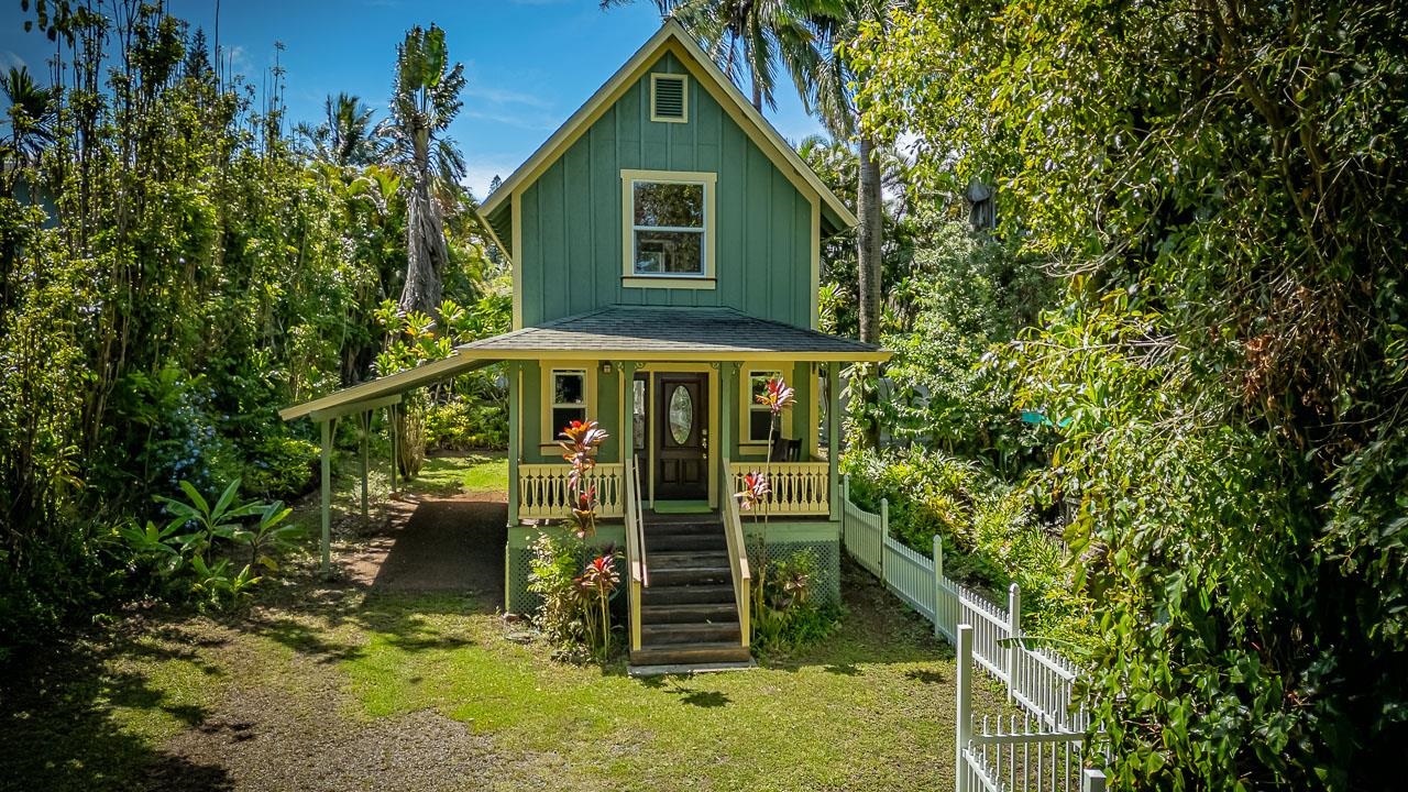 2770  Kauhikoalani Pl , Haiku home - photo 2 of 49