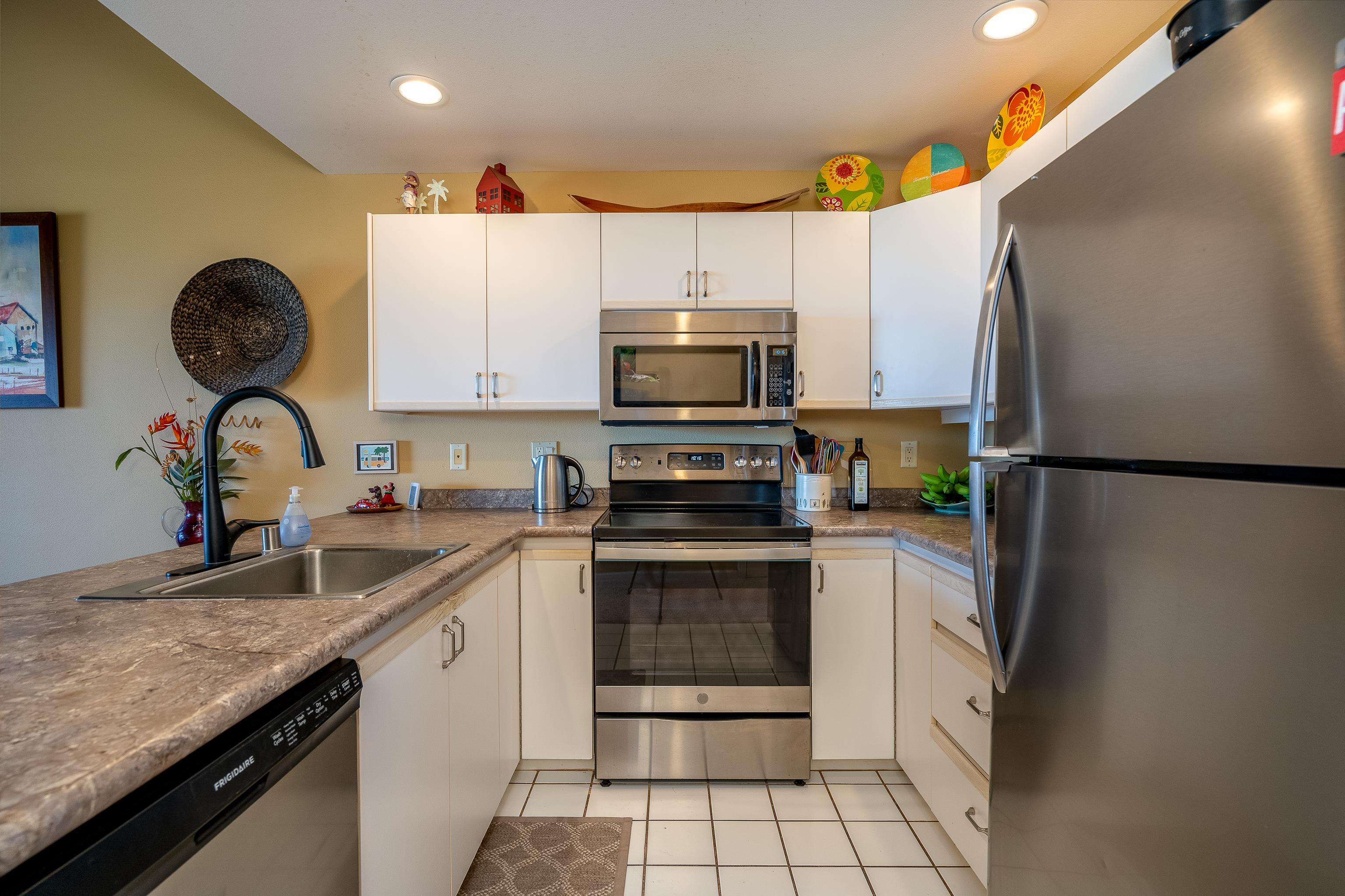 Maui Kamaole condo # L204, Kihei, Hawaii - photo 12 of 49