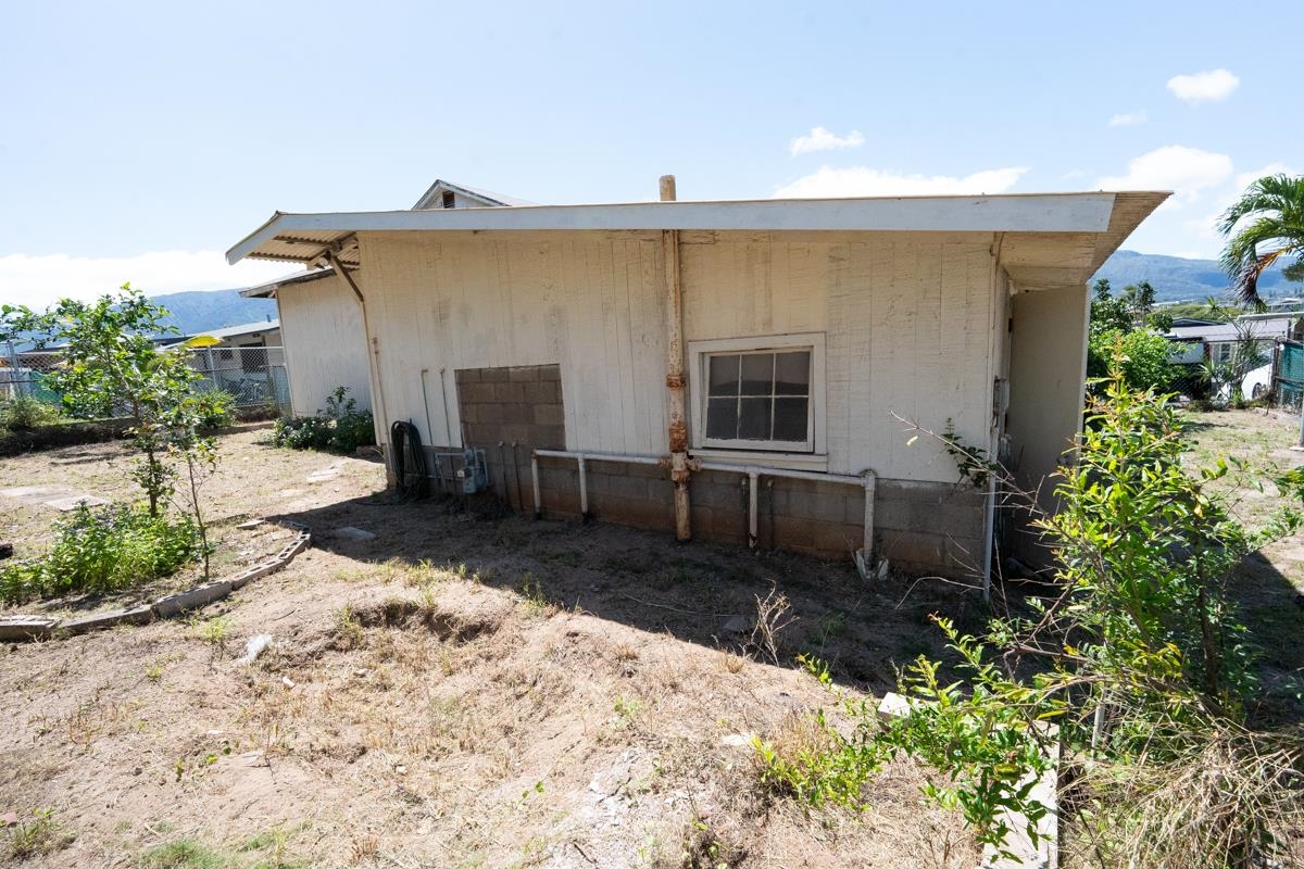 279  Ohaa St , Kahului home - photo 14 of 40