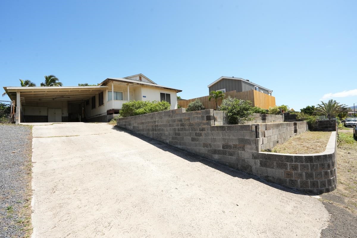 279  Ohaa St , Kahului home - photo 3 of 40