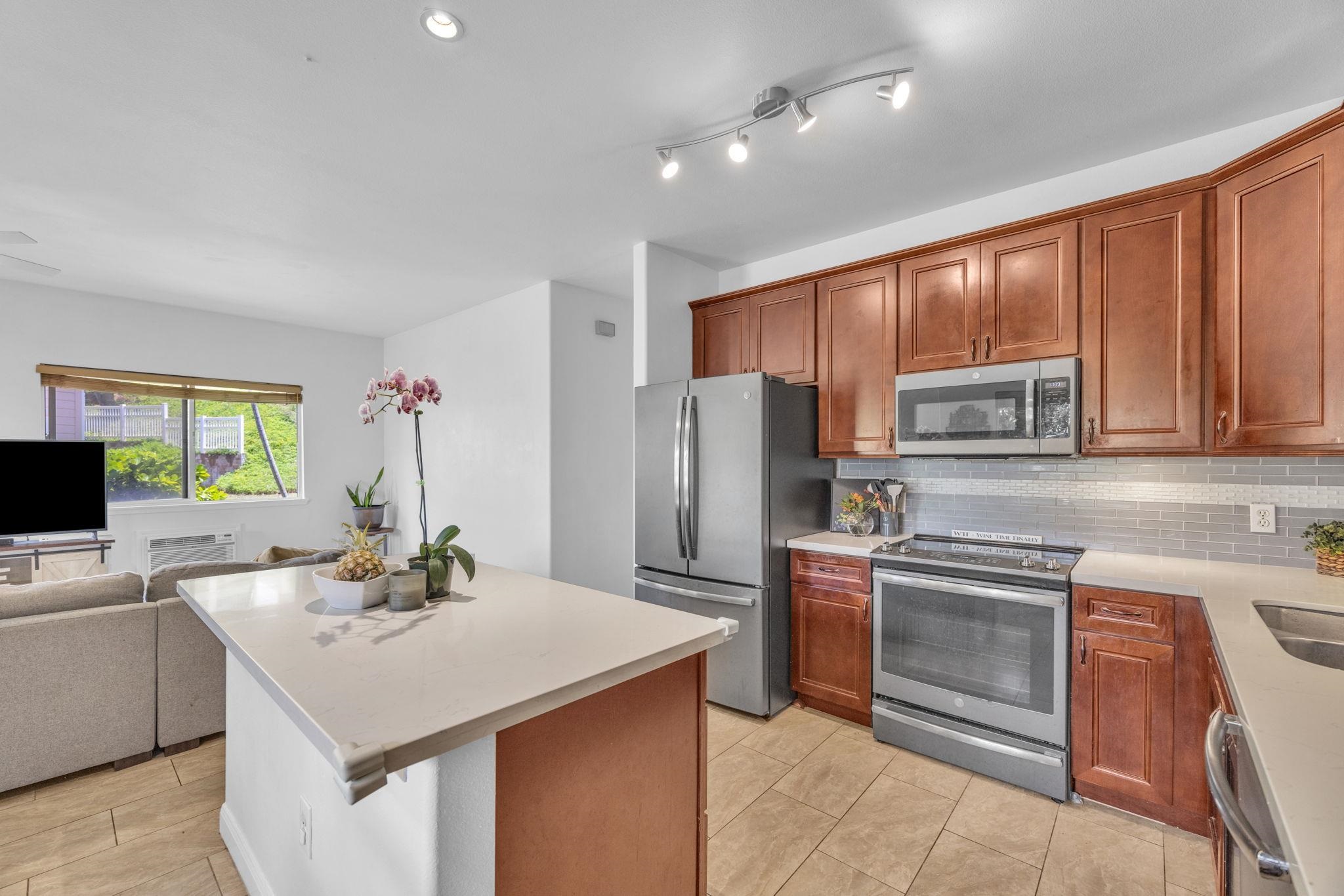 Napili Villas condo # 17-1, Lahaina, Hawaii - photo 8 of 35