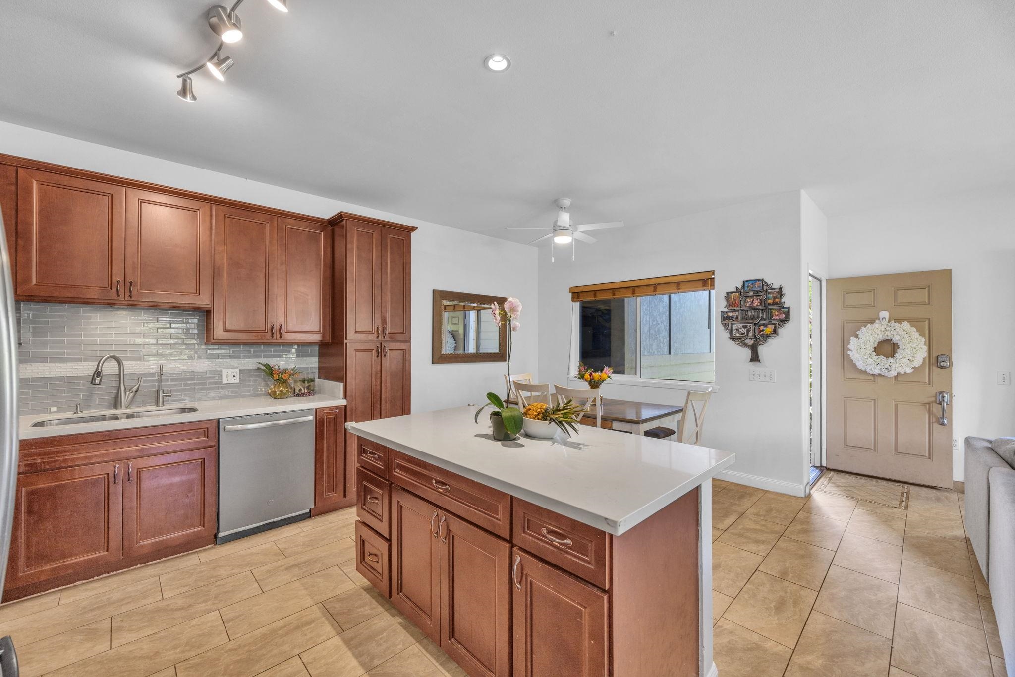 Napili Villas condo # 17-1, Lahaina, Hawaii - photo 10 of 35