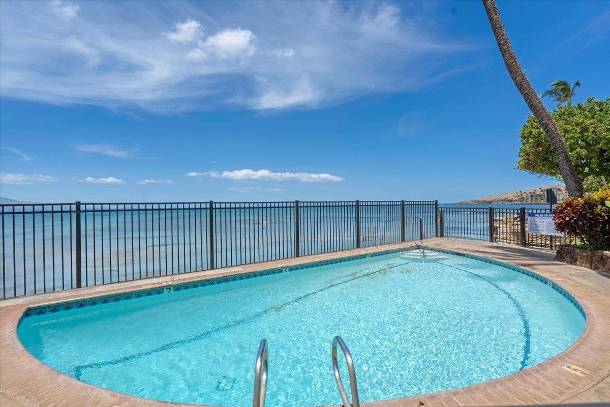 Hono Kai condo # B-17, Wailuku, Hawaii - photo 2 of 38