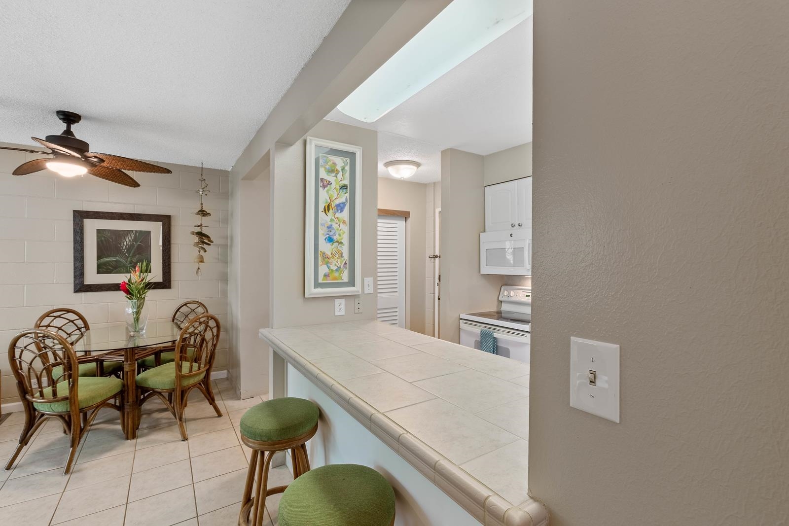 Hono Kai condo # B-17, Wailuku, Hawaii - photo 23 of 38