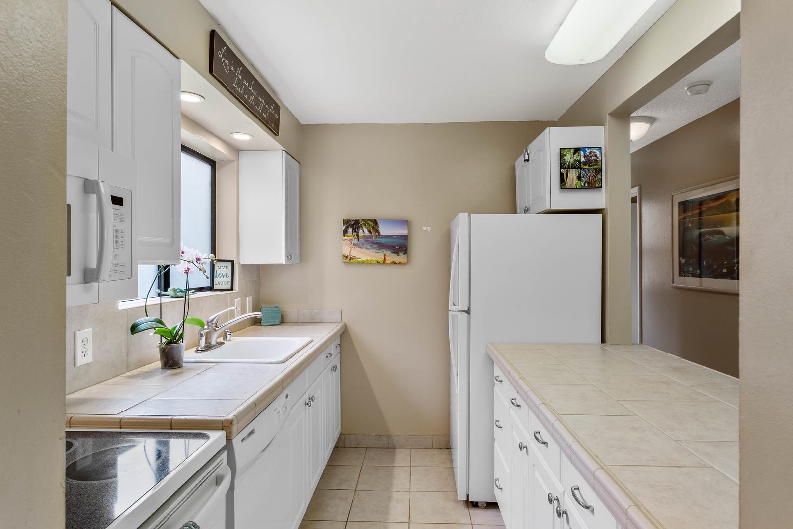 Hono Kai condo # B-17, Wailuku, Hawaii - photo 30 of 38