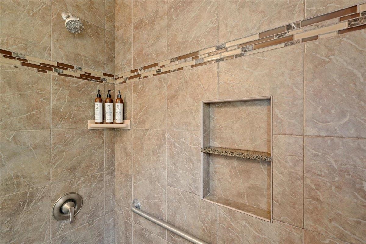 Hono Kai condo # B-17, Wailuku, Hawaii - photo 7 of 38