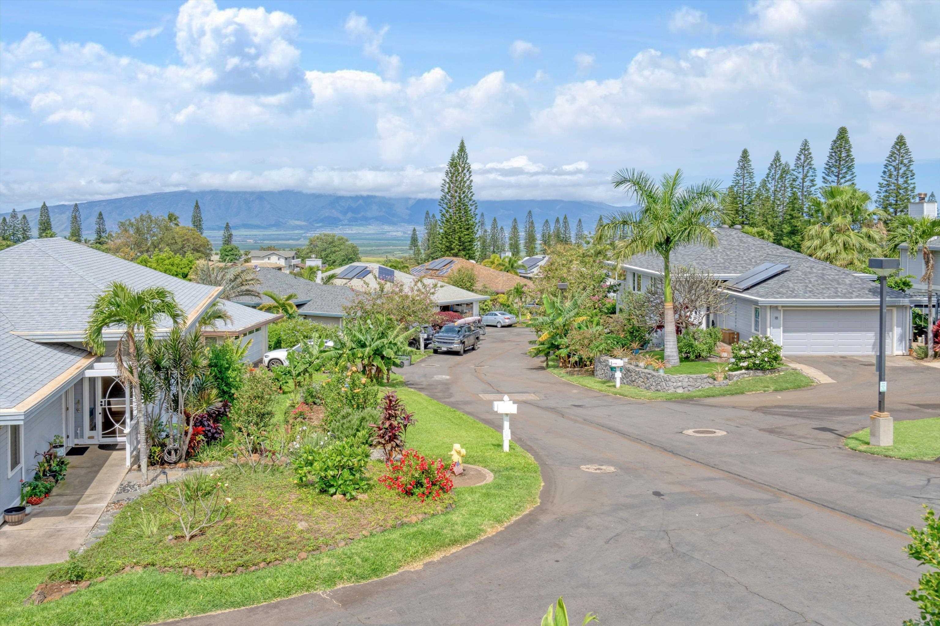 2811  Liholani St Pukalani Fairway Estates, Pukalani home - photo 3 of 50