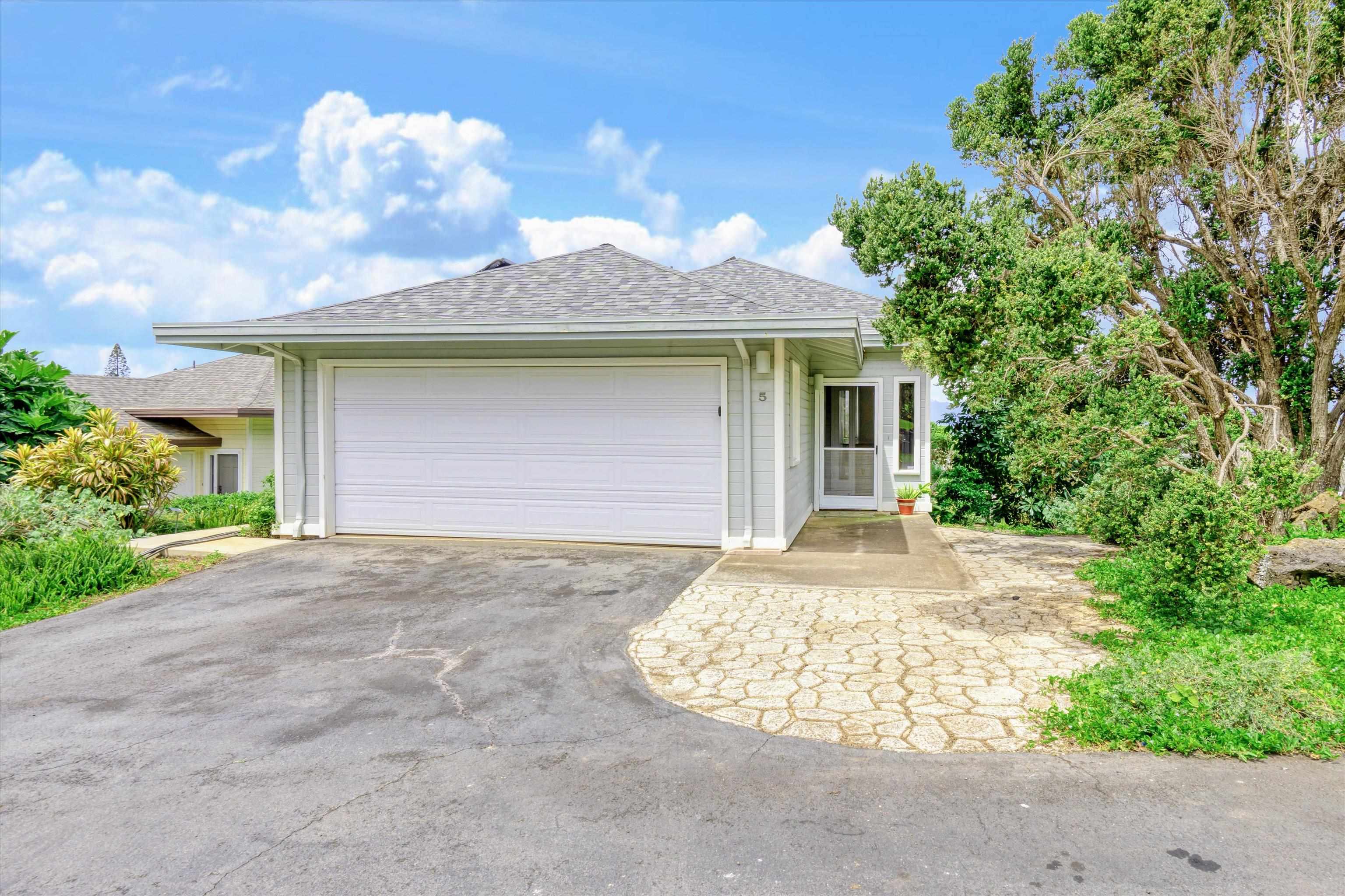 2811  Liholani St Pukalani Fairway Estates, Pukalani home - photo 5 of 50