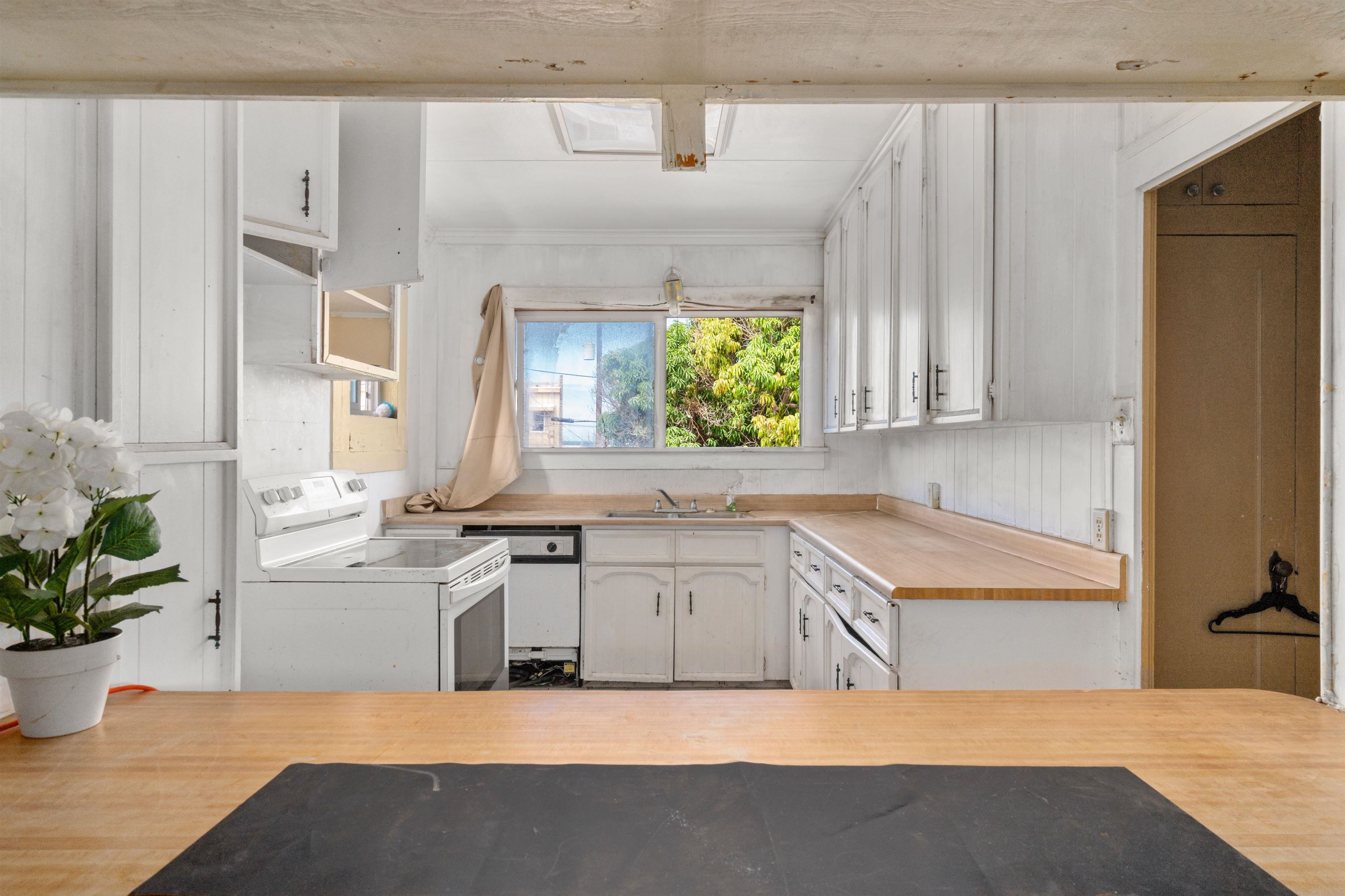 282  Momi Pl , Wailuku home - photo 11 of 38